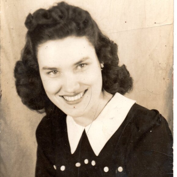 BW Photograph Woman School Class Photo Portrait 1945 fr-1 - Picture 1 of 2